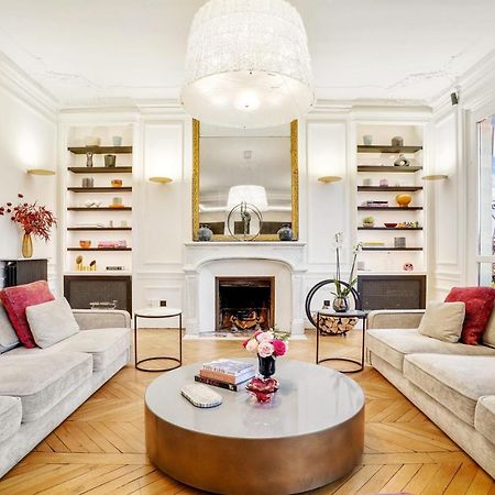 Magnificent Luxury Penthouse Apartment In A Prestigious Neighborhood Of Paris With A Eiffel Tower View From Balcony Short Walk To Palais Galliera And Avenue Montaigne Fashion Stores Екстериор снимка