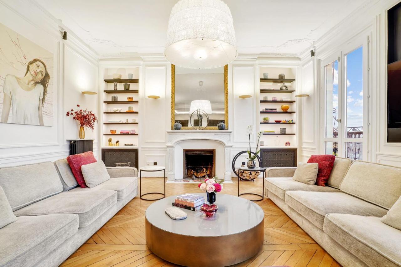 Magnificent Luxury Penthouse Apartment In A Prestigious Neighborhood Of Paris With A Eiffel Tower View From Balcony Short Walk To Palais Galliera And Avenue Montaigne Fashion Stores Екстериор снимка