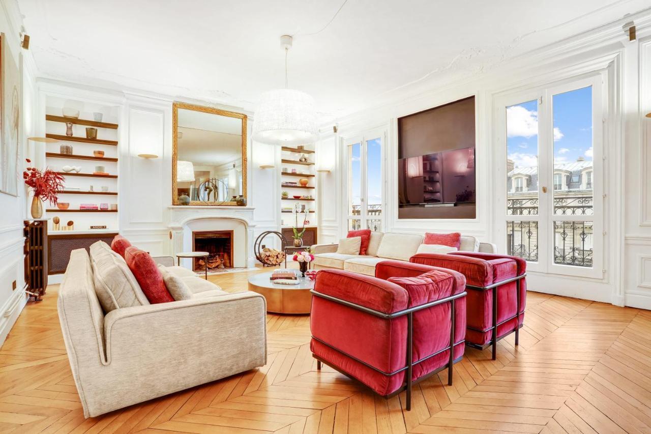 Magnificent Luxury Penthouse Apartment In A Prestigious Neighborhood Of Paris With A Eiffel Tower View From Balcony Short Walk To Palais Galliera And Avenue Montaigne Fashion Stores Екстериор снимка